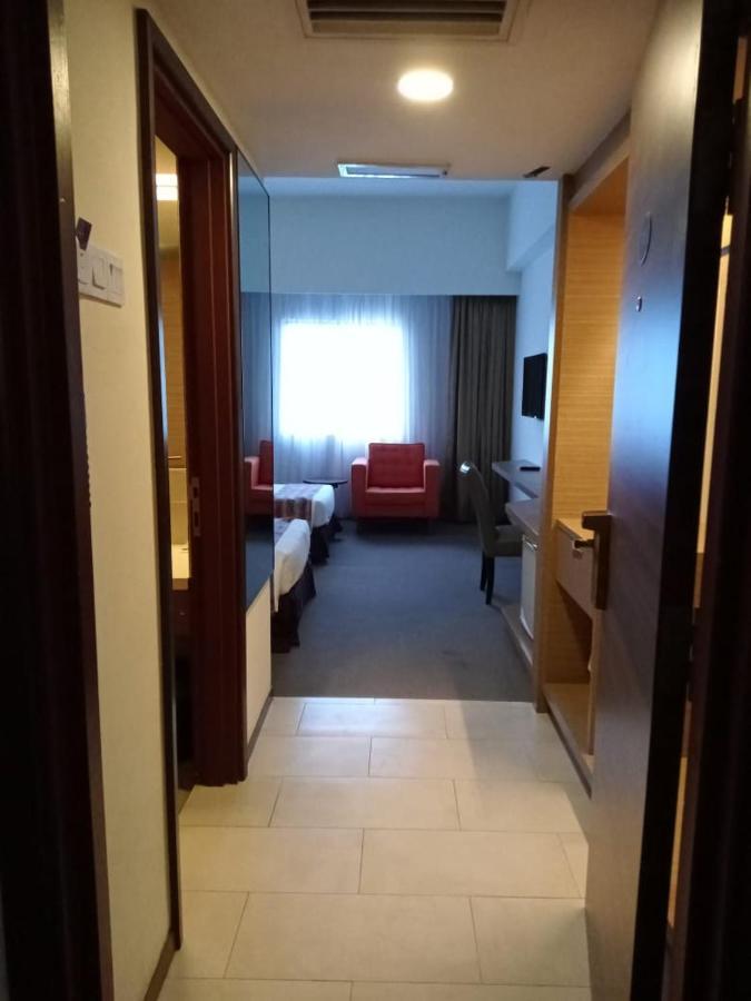 Grand Barakah Hotel Ампанг Экстерьер фото